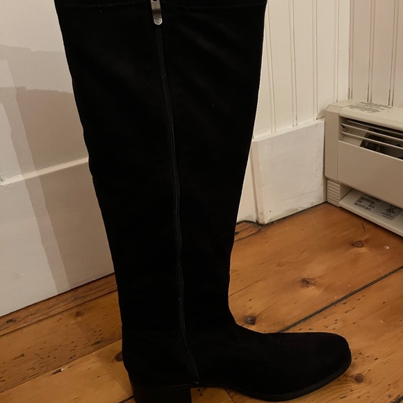 Never worn knee high suede boots - Picture 4 of 5